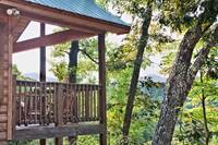 Above the Clouds - 2 bedroom Gatlinburg Cabin - Heartland Cabin Rentals - Outside View